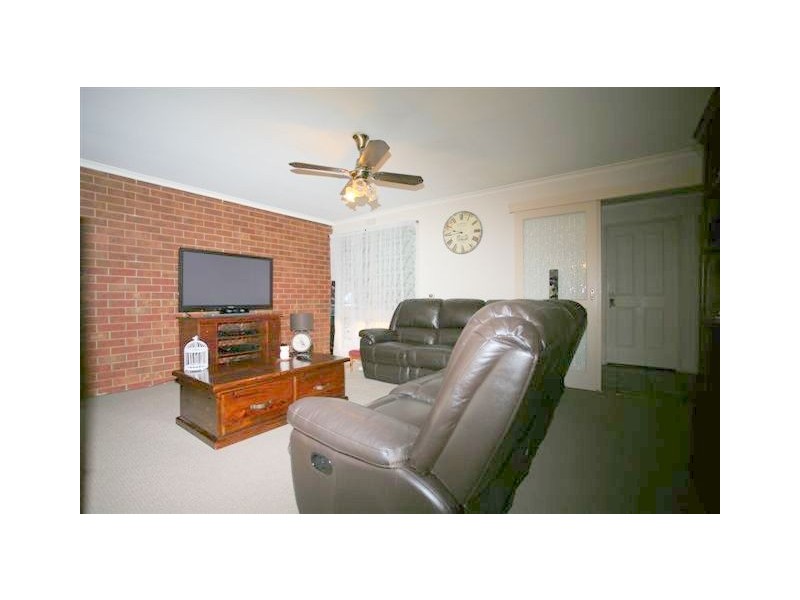 8 Devlin Drive, Hoppers Crossing VIC 3029