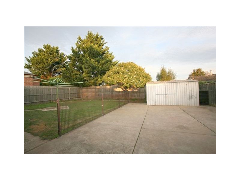 8 Devlin Drive, Hoppers Crossing VIC 3029