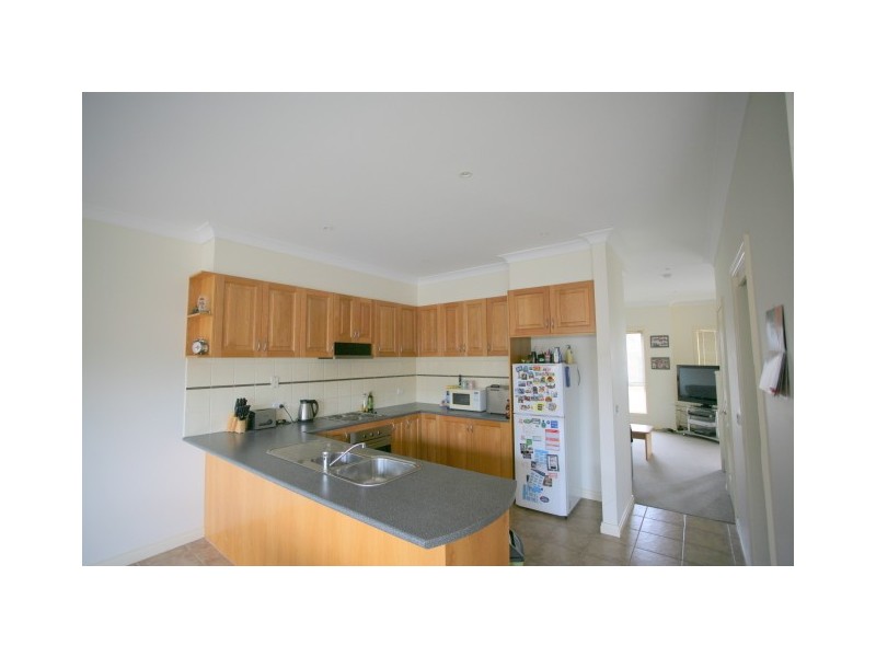 2/21 Hooker Road, Werribee VIC 3030