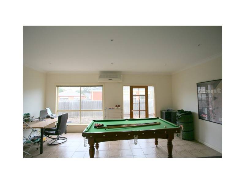 2/21 Hooker Road, Werribee VIC 3030
