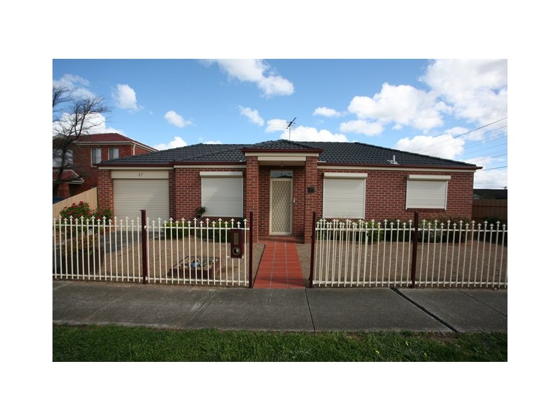 37 Blossom Lane, Werribee VIC 3030