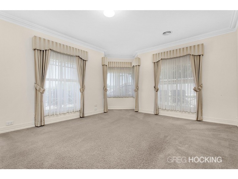 31 Dolphin Crescent, Point Cook VIC 3030