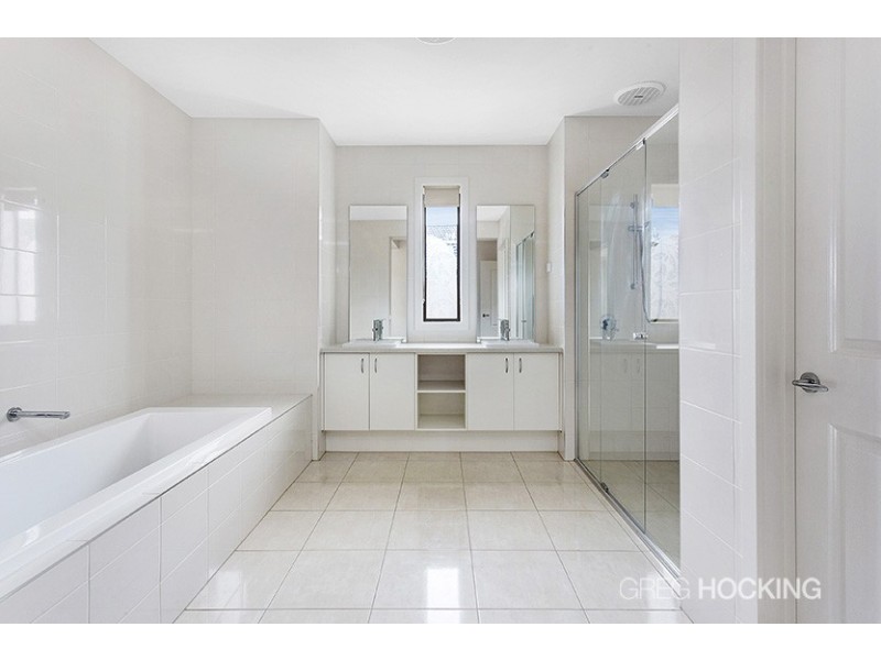 239 Sanctuary Lakes South Boulevard, Point Cook VIC 3030