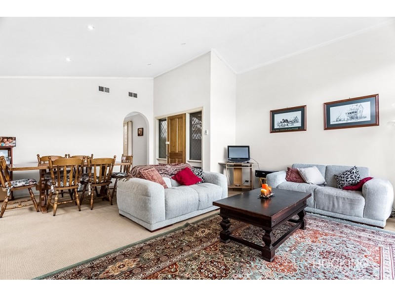 3 Wyatt Place, Melton West VIC 3337