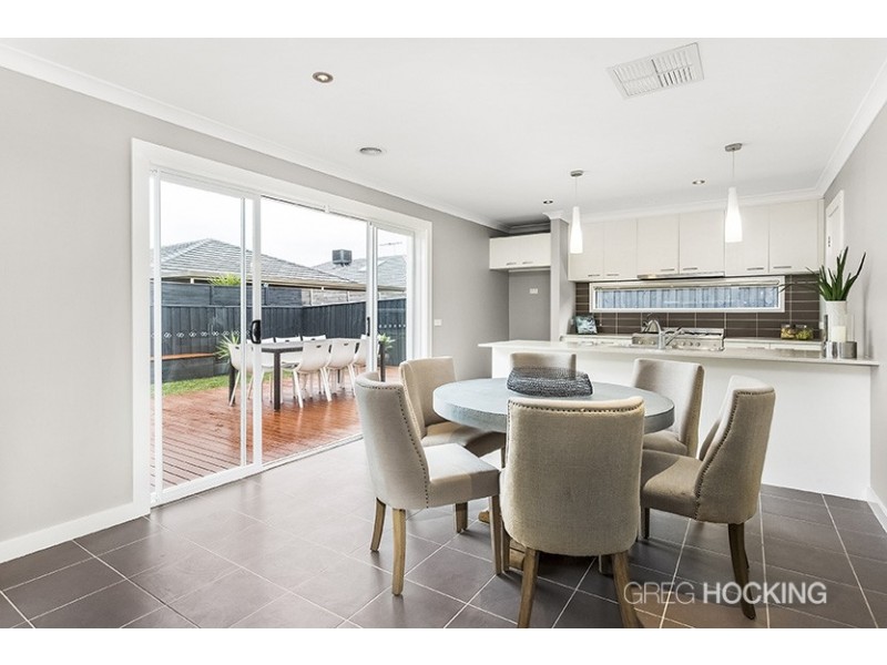 11 Dunlin Crescent, Williams Landing VIC 3027