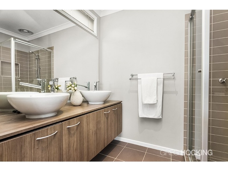 11 Dunlin Crescent, Williams Landing VIC 3027