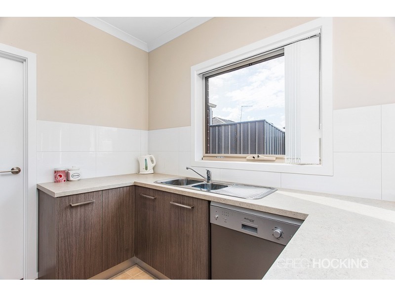 2/37 Greenleaf Circuit, Tarneit VIC 3029