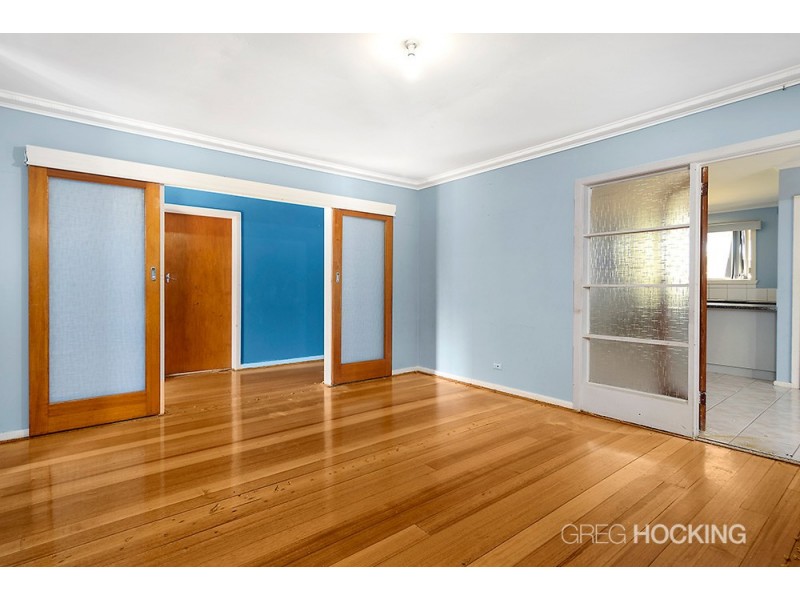 8 Pinaroo Avenue, Sunshine West VIC 3020