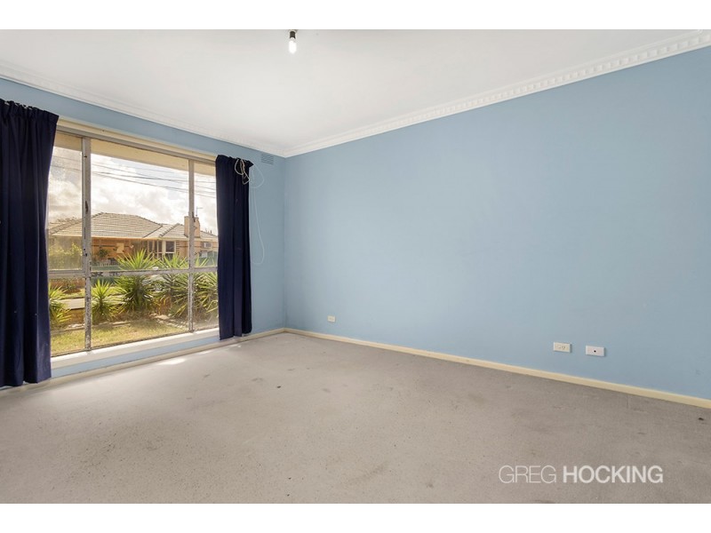 8 Pinaroo Avenue, Sunshine West VIC 3020