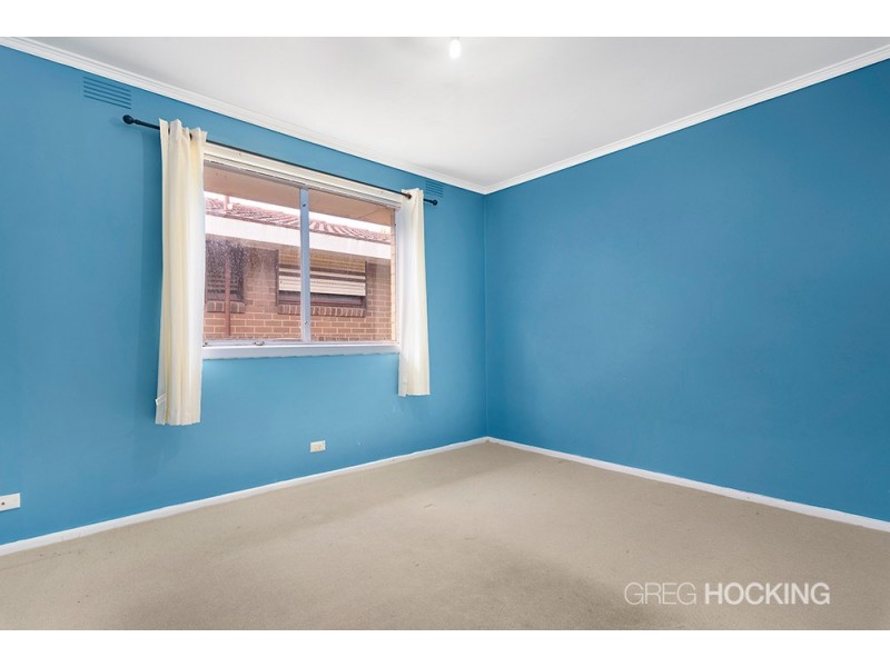 8 Pinaroo Avenue, Sunshine West VIC 3020