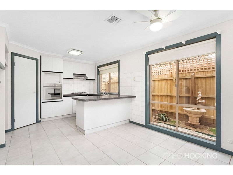 8 Thoroughbred Avenue, Werribee VIC 3030