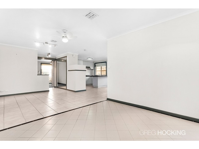 8 Thoroughbred Avenue, Werribee VIC 3030