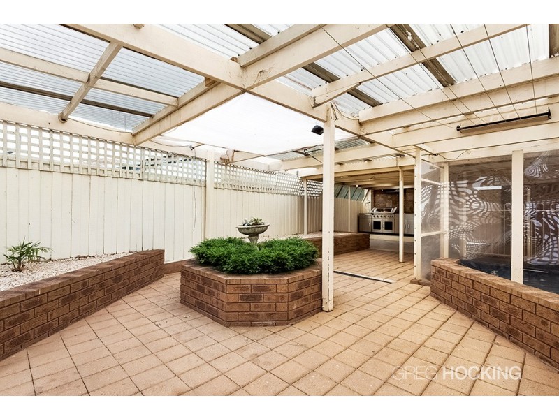 8 Thoroughbred Avenue, Werribee VIC 3030