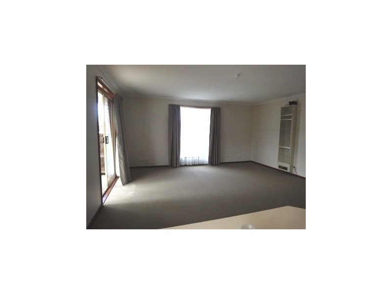 1/145 Rosella Avenue, Werribee VIC 3030