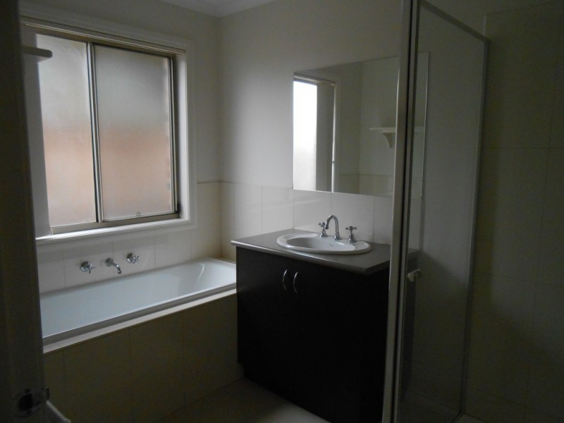 21 Solander Grove, Tarneit VIC 3029