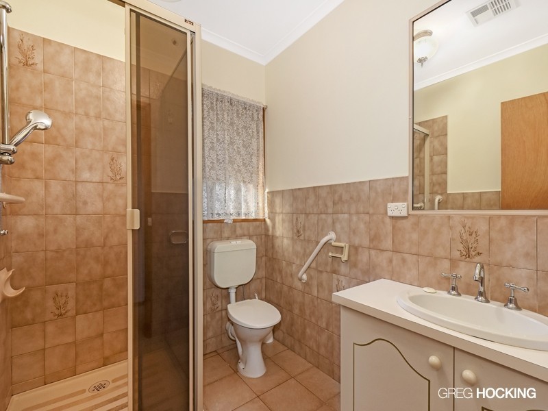 6/5 Deutgam Street, Werribee VIC 3030