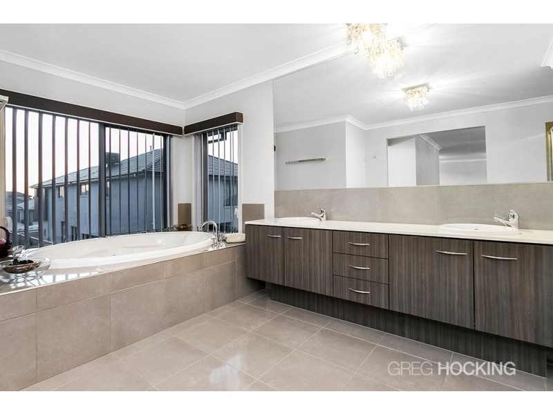 14 Macaloney Road, Williams Landing VIC 3027