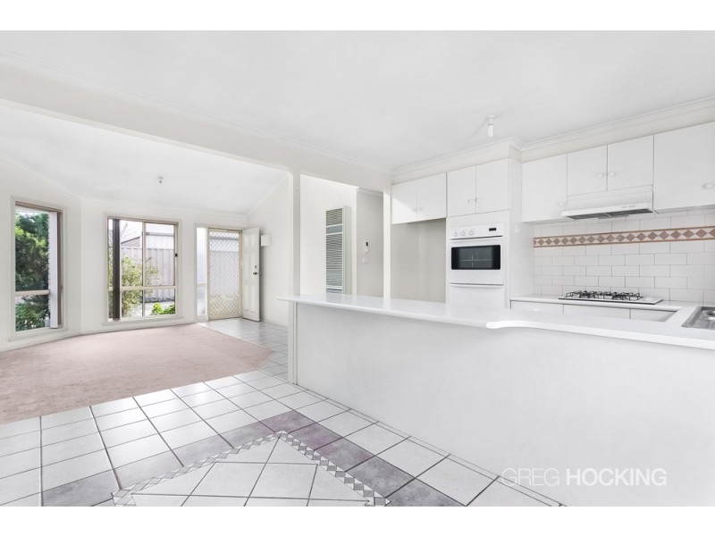 2/27 Hotham Crescent, Hoppers Crossing VIC 3029