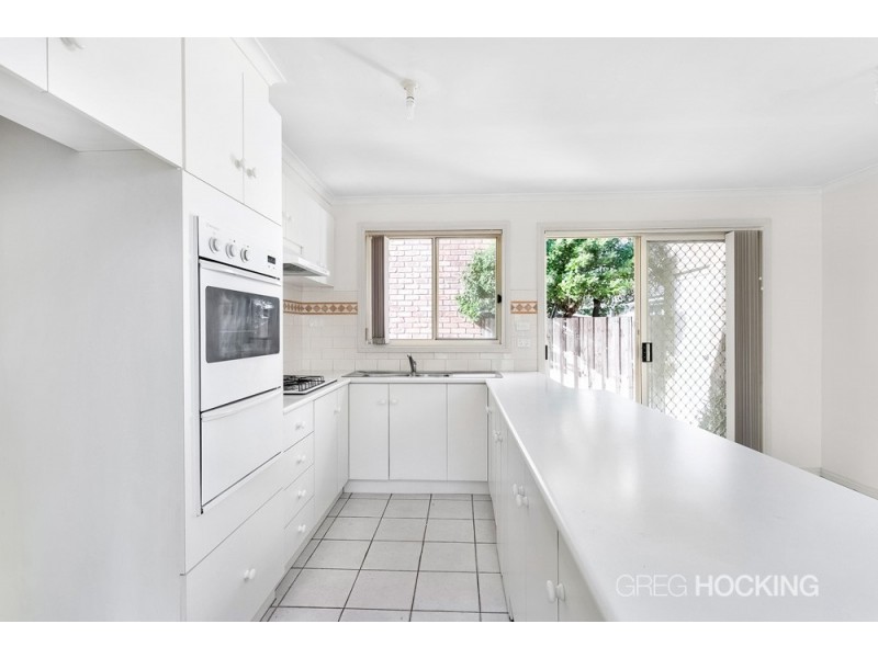 2/27 Hotham Crescent, Hoppers Crossing VIC 3029