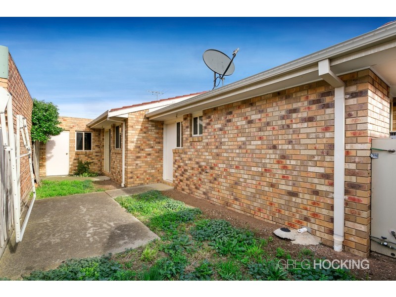 2/27 Hotham Crescent, Hoppers Crossing VIC 3029