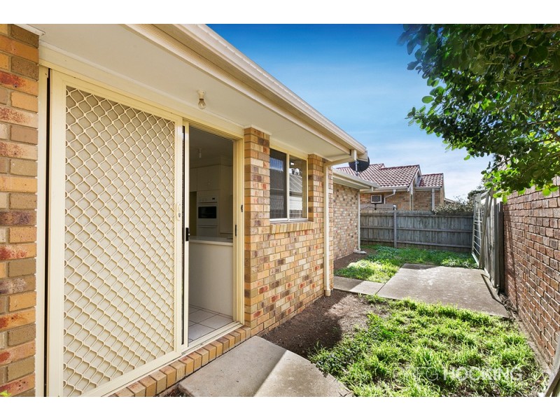 2/27 Hotham Crescent, Hoppers Crossing VIC 3029