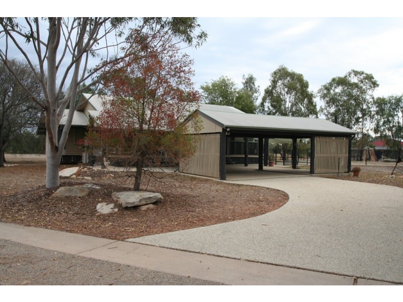 250 Opal Street, Emerald QLD 4720