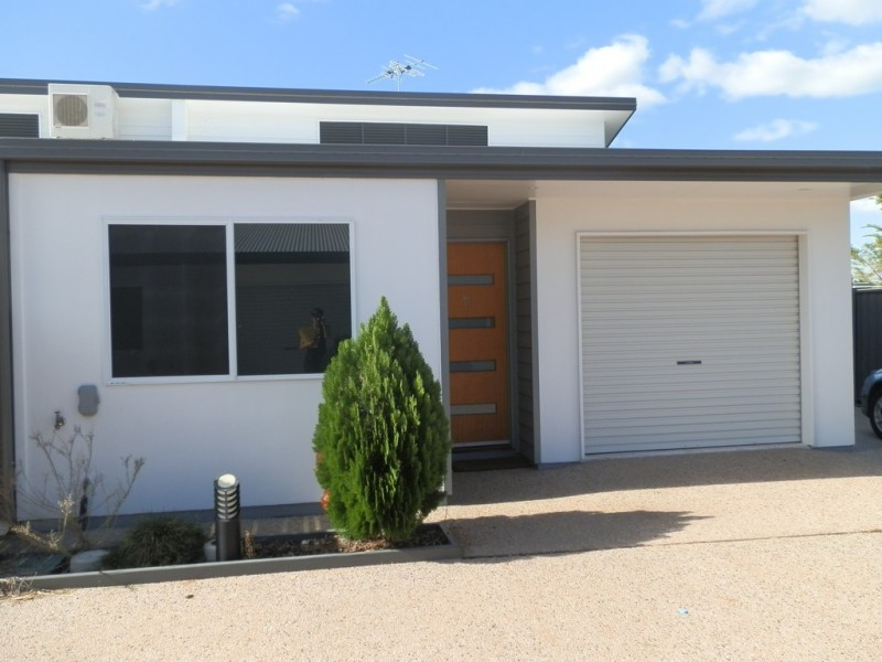 Unit 11/55a Gray Street, Emerald QLD 4720