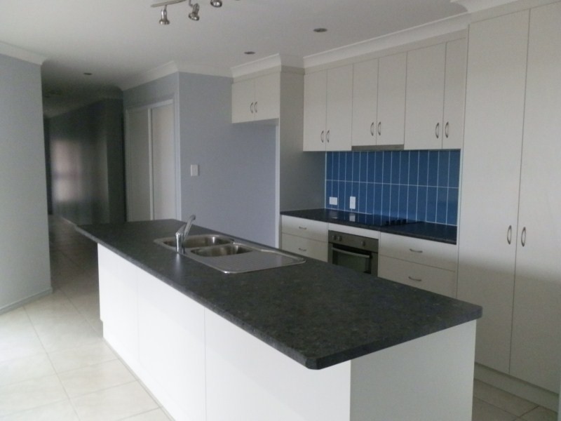 30 Scenic Drive, Emerald QLD 4720