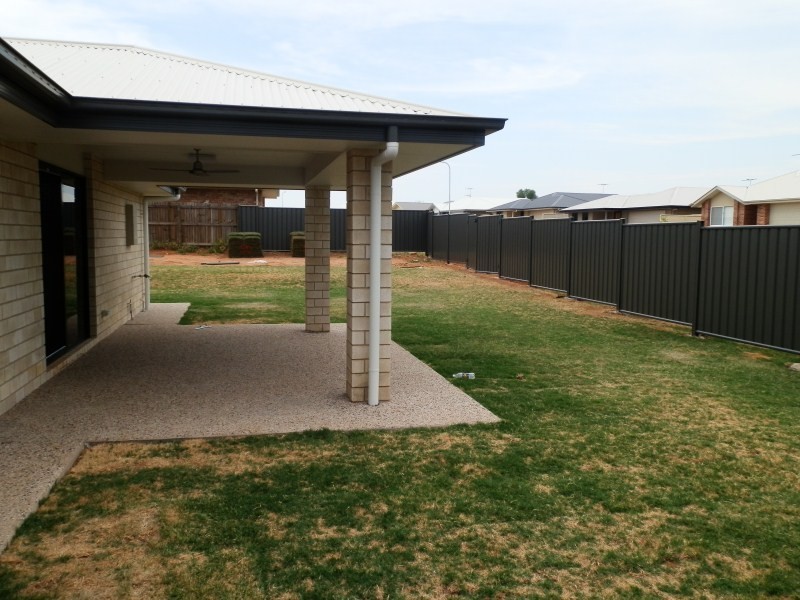 30 Scenic Drive, Emerald QLD 4720