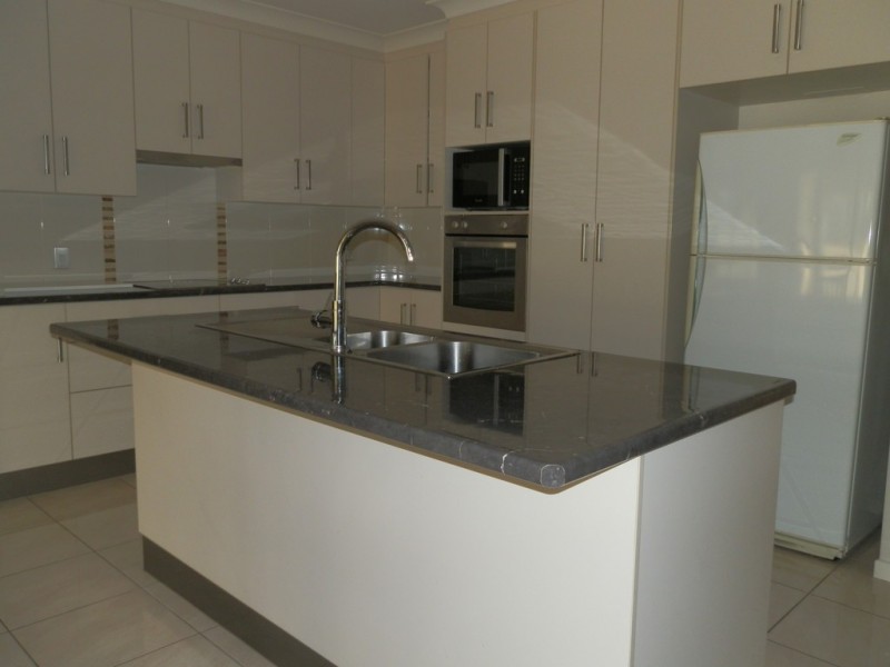 2 Brokenwood Street, Emerald QLD 4720