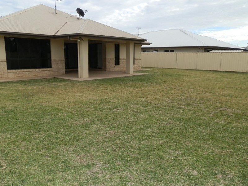 2 Brokenwood Street, Emerald QLD 4720