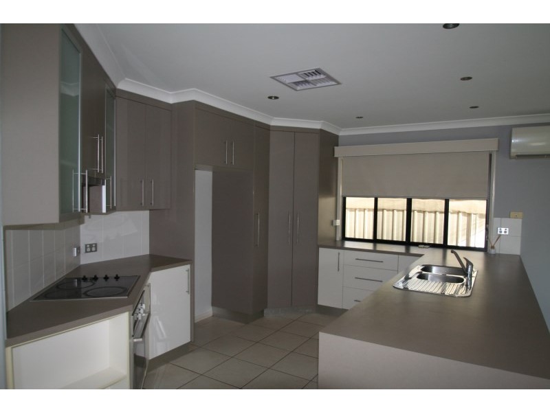 12 Joel Ernest Drive, Emerald QLD 4720