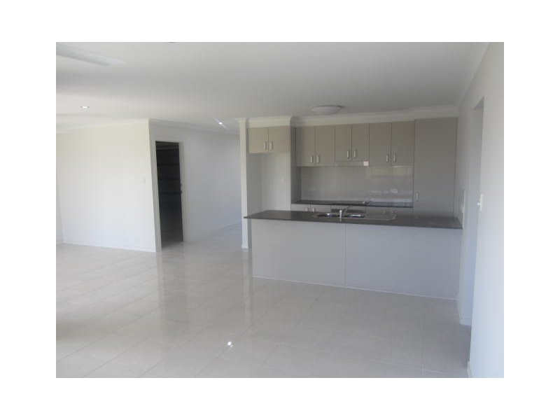 17 Jade Street, Emerald QLD 4720