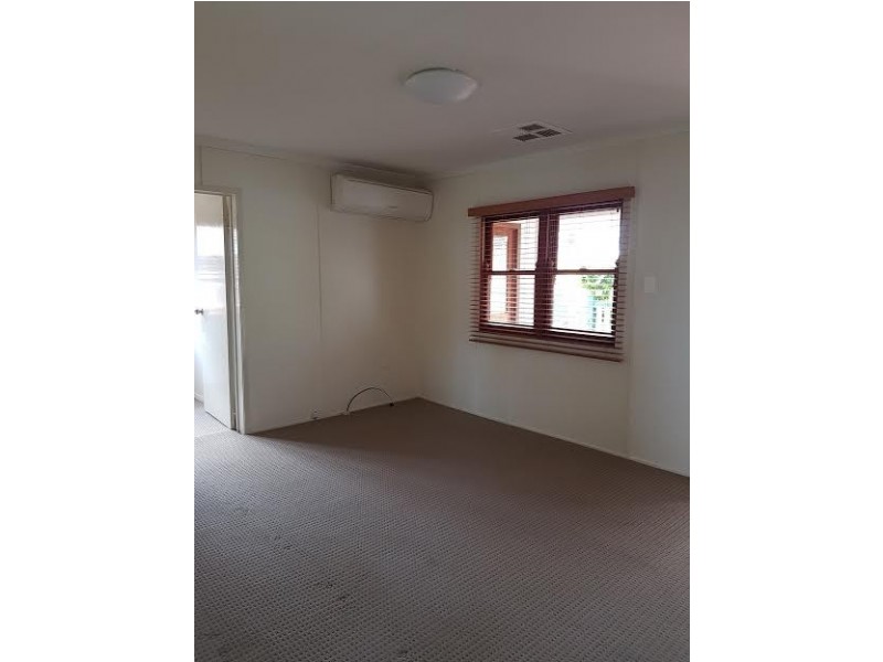 11 Caprice Court, Emerald QLD 4720