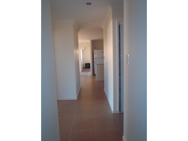 Unit 1/4 Eagle Street, Emerald QLD 4720