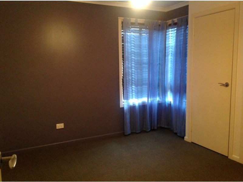 11B Brokenwood Street, Emerald QLD 4720