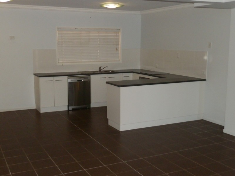2/145 Egerton Street, Emerald QLD 4720