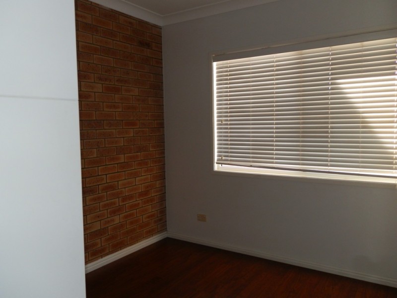 2/145 Egerton Street, Emerald QLD 4720
