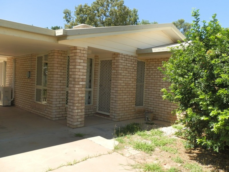 75 Staal Crescent, Emerald QLD 4720