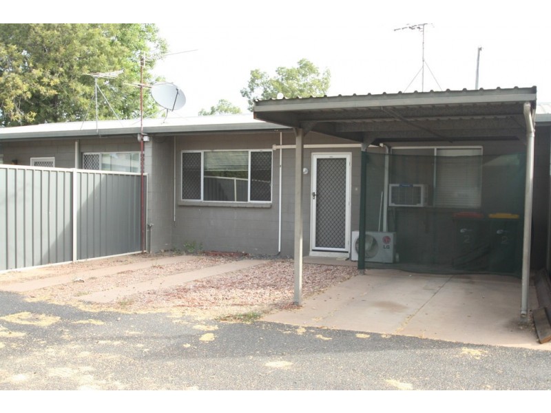 2/15 Baker Street, Emerald QLD 4720