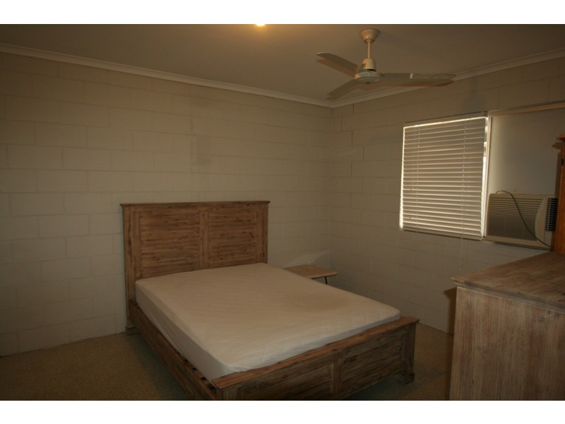 2/15 Baker Street, Emerald QLD 4720