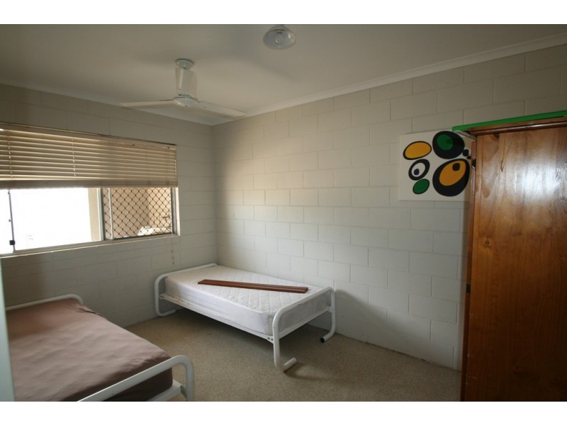 2/15 Baker Street, Emerald QLD 4720