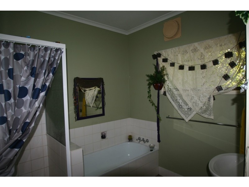 30 Bonython Drive, Emerald QLD 4720