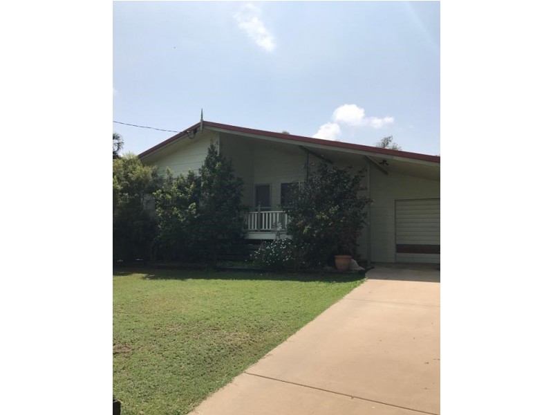 5 Pryor Place, Emerald QLD 4720