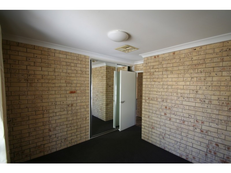 1/98 Baker Street, Emerald QLD 4720