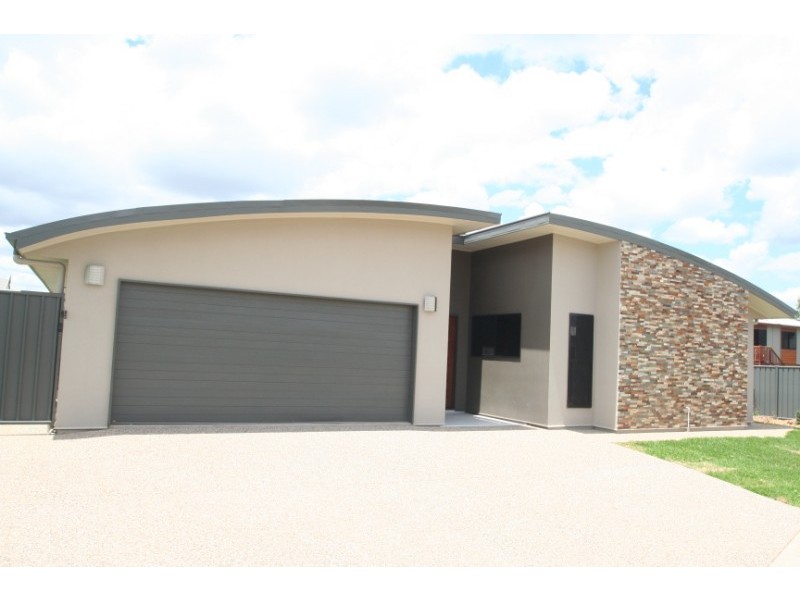 7 Colden Place, Emerald QLD 4720