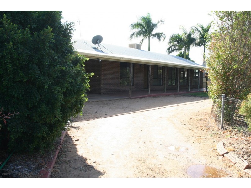 7 Gilbert Place, Emerald QLD 4720