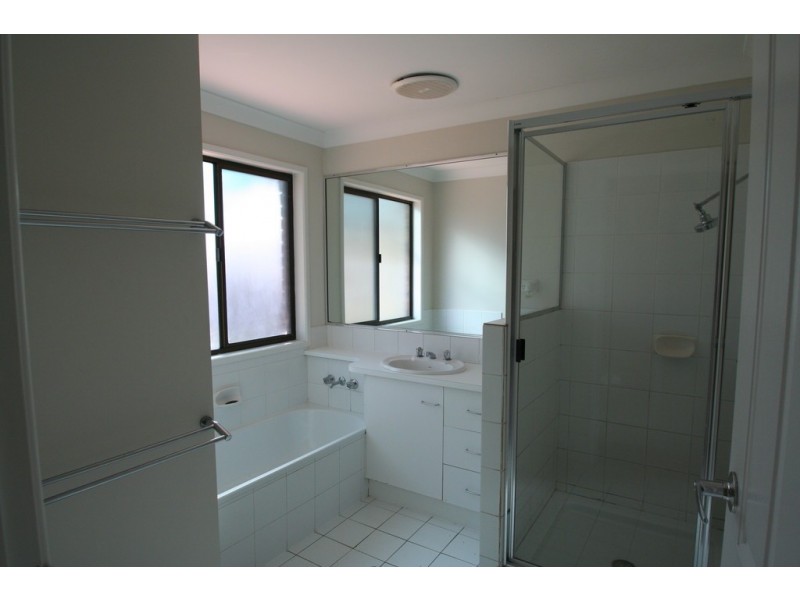 7 Gilbert Place, Emerald QLD 4720