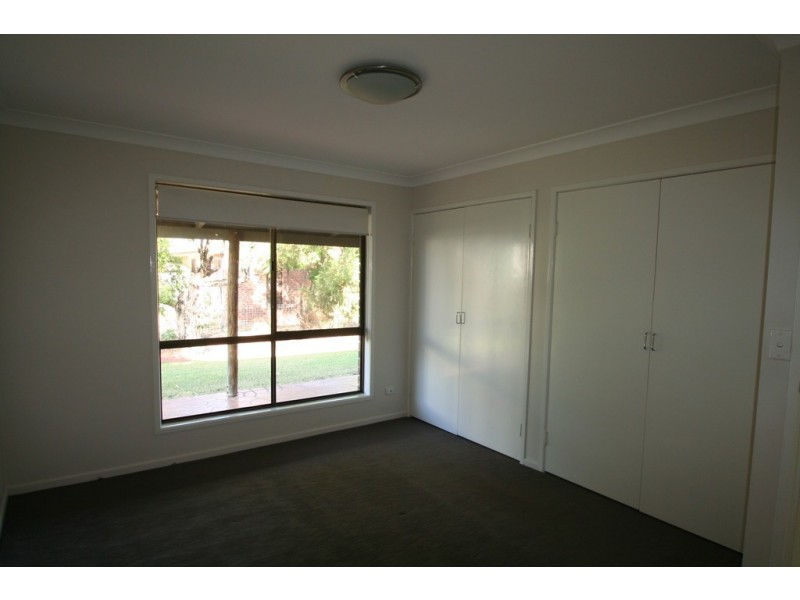 7 Gilbert Place, Emerald QLD 4720