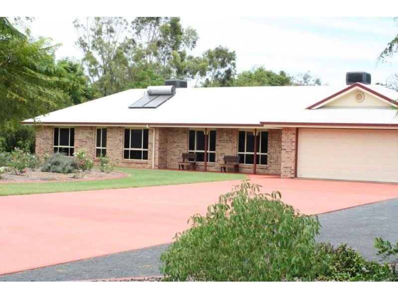 11 Country Lane, Emerald QLD 4720